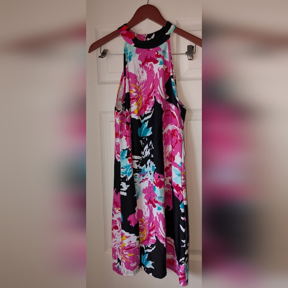 Aryeh Shift Knee Length Floral Dress Size Medium.